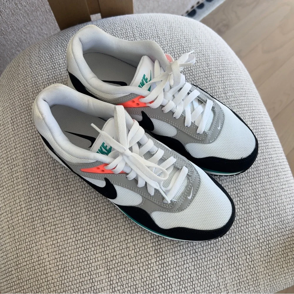 NWOB Nike Air Max Correlate Sneakers in White / New Green / Bright Mango / Black - Picture 3 of 8